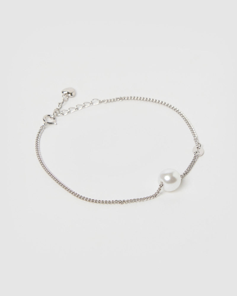 Izoa Delicate Freshwater Pearl Bracelet Silver