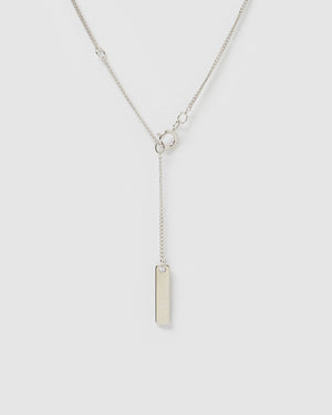 Izoa Alphabet Letter E Necklace Silver