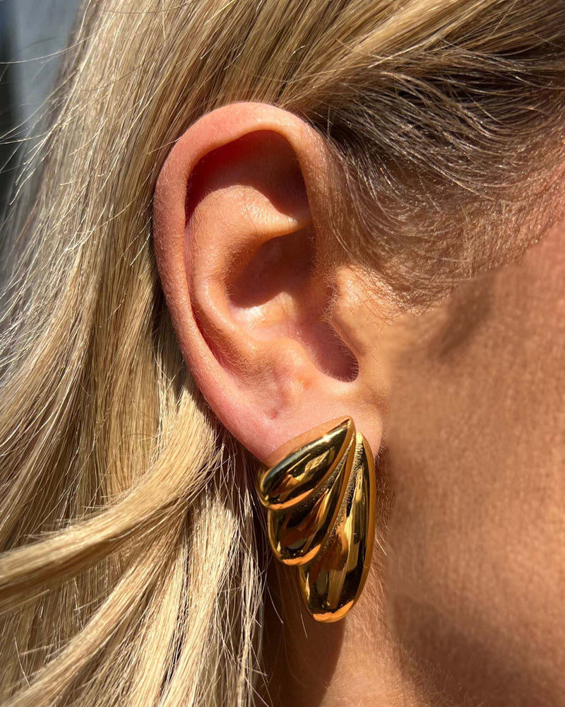 Izoa Angel Stud Earrings