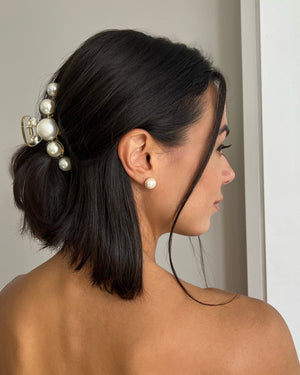 Izoa Calista Pearl Stud Earrings Peach