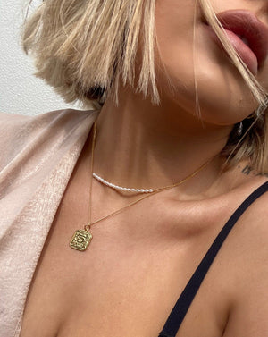 Izoa Necklaces Izoa Chloesi Freshwater Pearl Necklace Gold IZ-CHLOESINECK-GLD