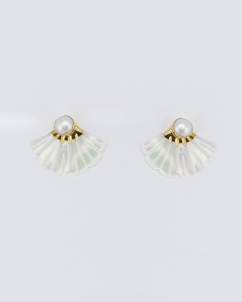 Izoa Fan Pearl Stud Earrings