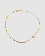Izoa Gwen Freshwater Pearl Bracelet Gold