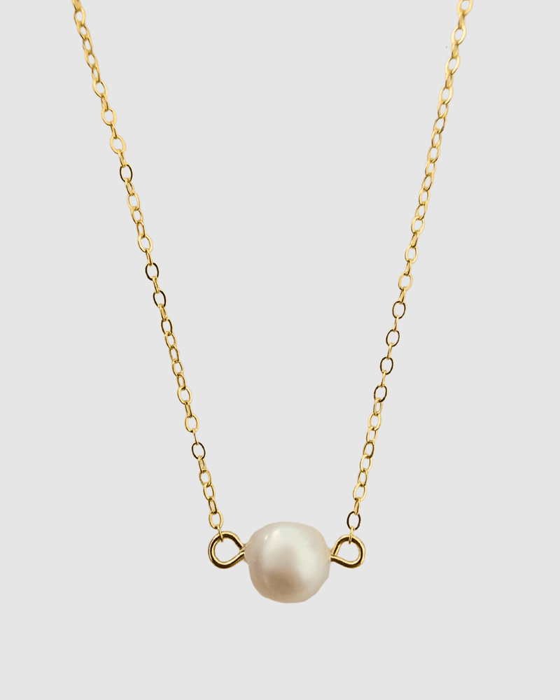 Izoa Gwen Freshwater Pearl Necklace Gold