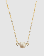 Izoa Gwen Freshwater Pearl Necklace Gold