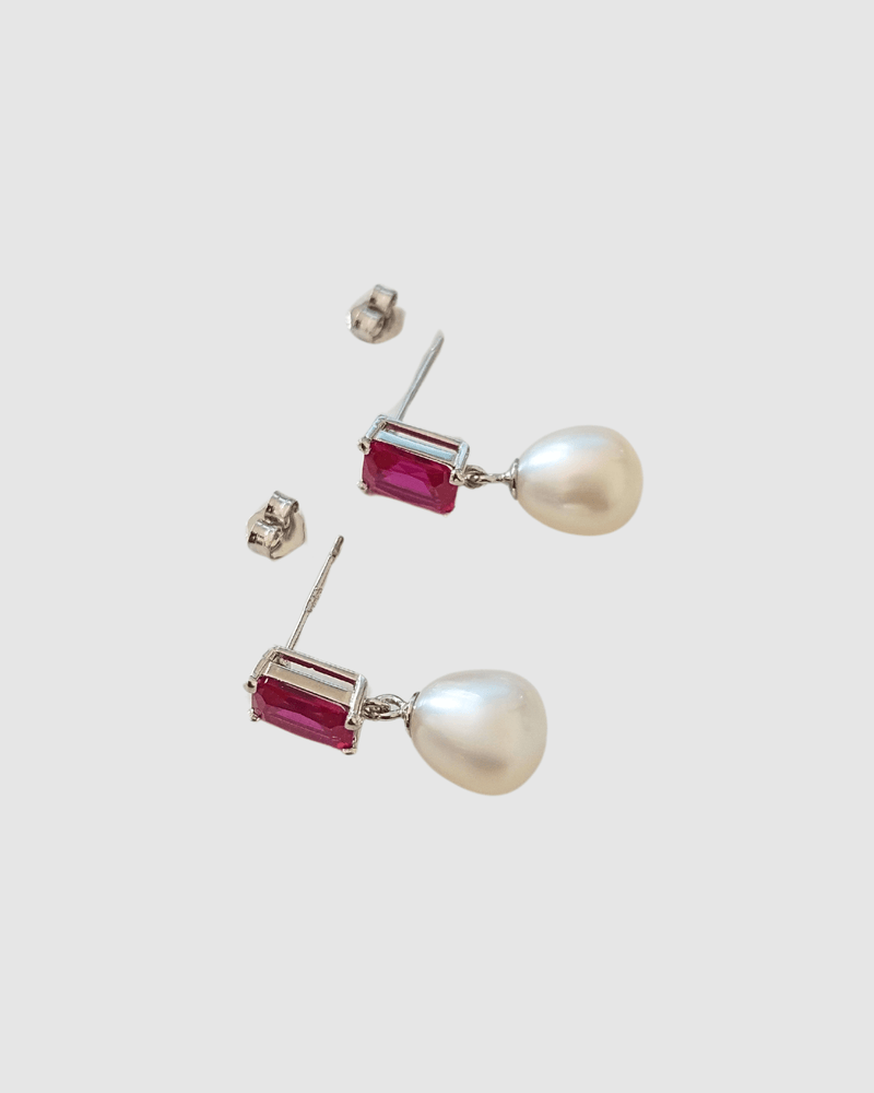 Izoa Kaia Drop Earrings Silver Pearl