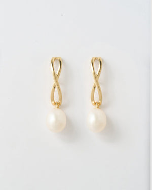 Izoa Kelsey Drop Earrings Gold Pearl
