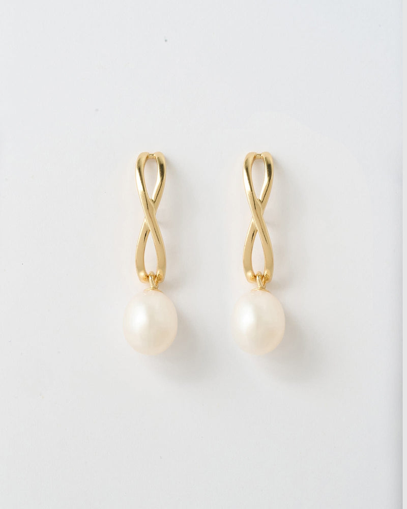 Izoa Kelsey Drop Earrings Gold Pearl