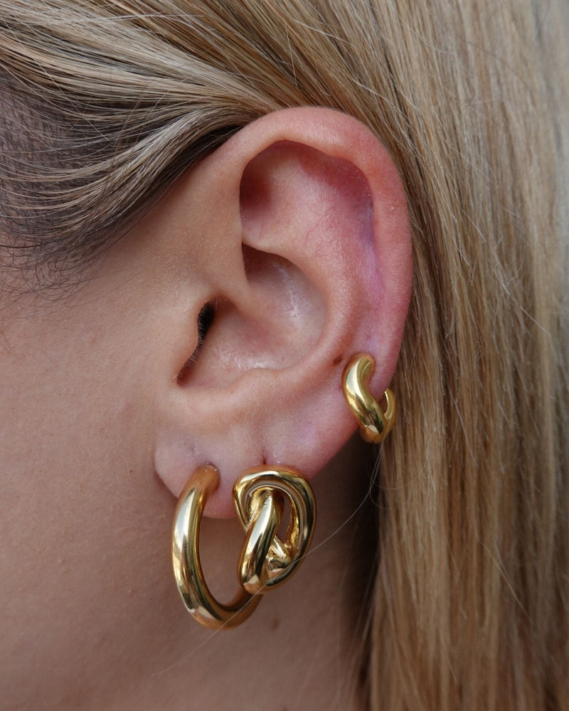 Izoa Earrings Izoa Lisa Hoop Gold IZ-LISAHOOP-GLD