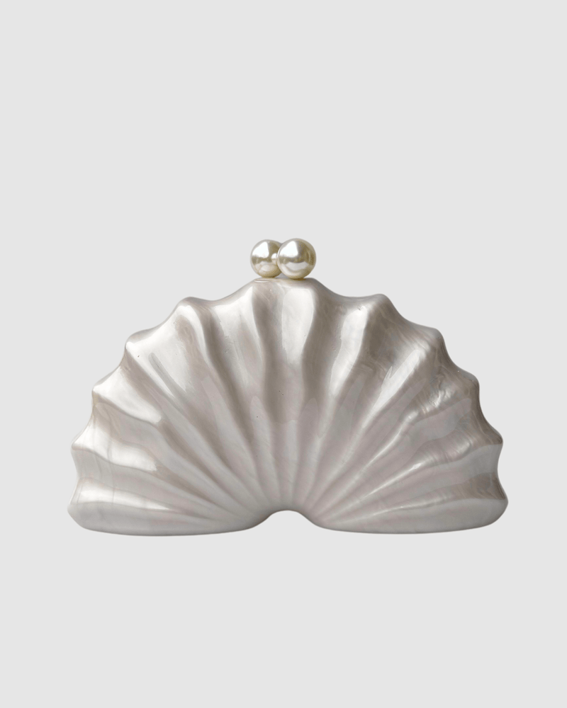 Izoa Serena Shell Clutch White