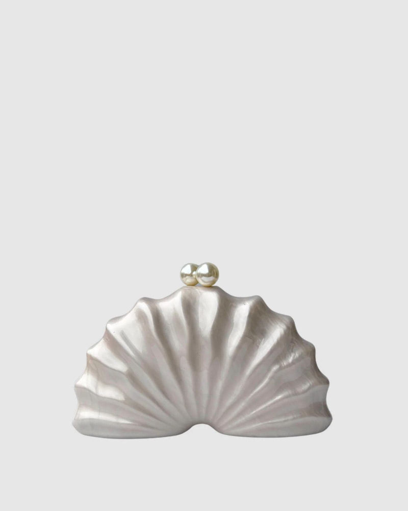 Izoa Serena Shell Clutch White