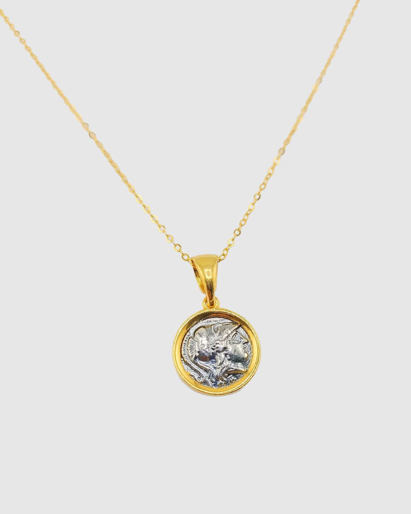 Izoa Vaya Pendant Necklace Gold