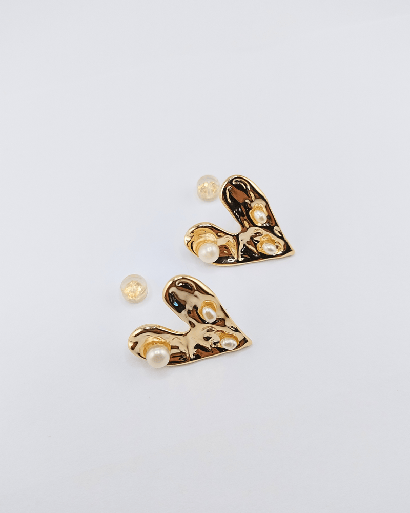 Izoa Zella Heart Stud Earrings