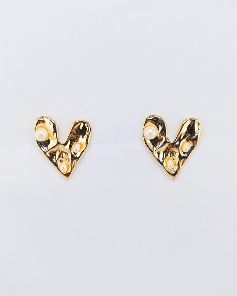 Izoa Zella Heart Stud Earrings