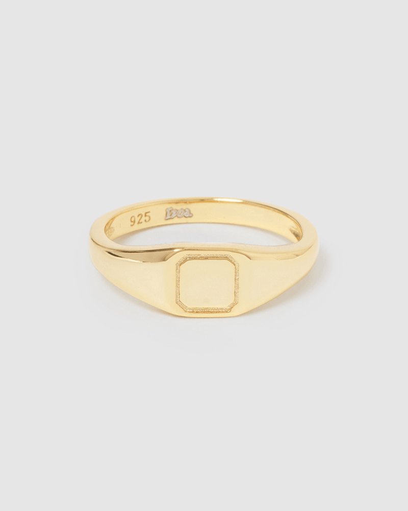 Izoa Lily Ring Gold